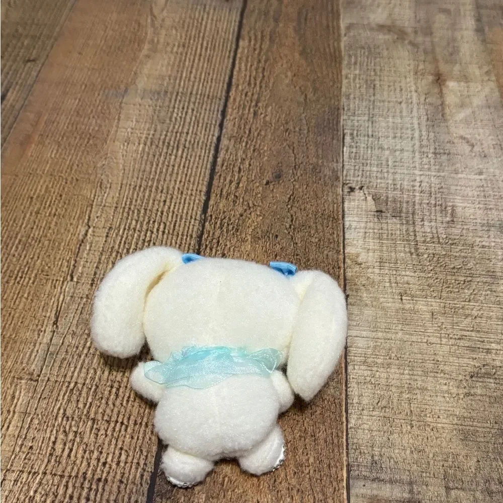 Cinnamoroll key chain Plush doll  new no tags
